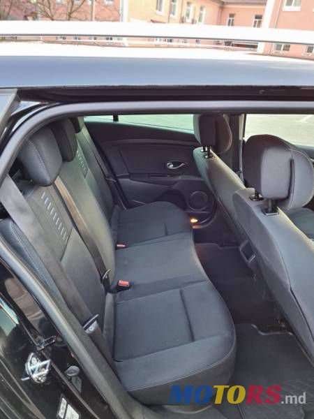 2011' Renault Megane photo #5