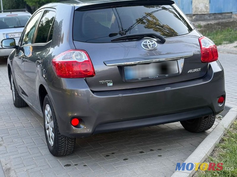 2010' Toyota Auris photo #4