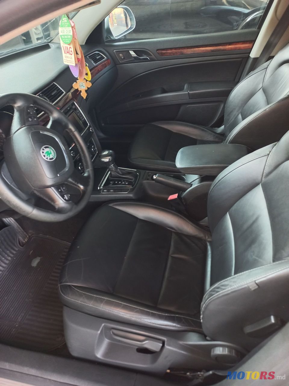 2011' Skoda Superb photo #6