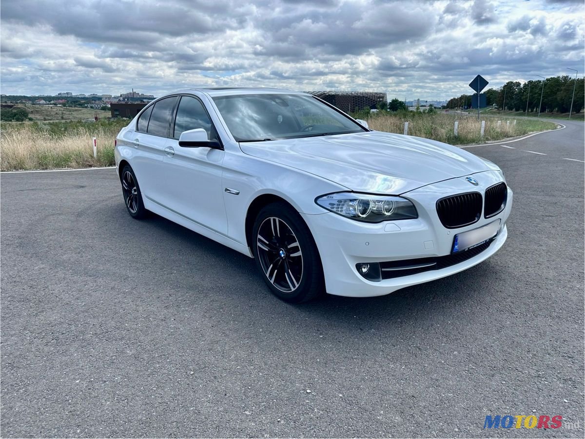 2013' BMW 5 Series photo #1