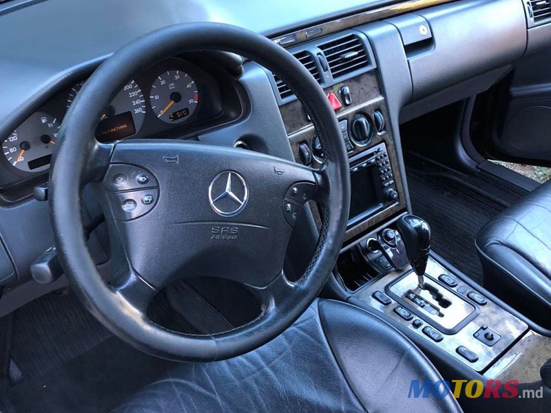 2001' Mercedes-Benz E Класс photo #2