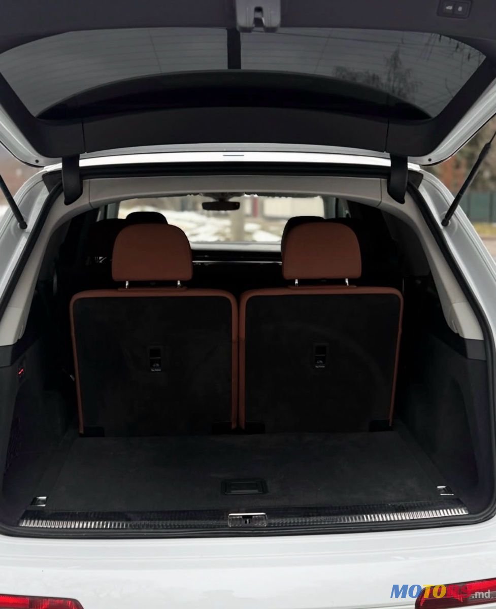 2020' Audi Q7 photo #6