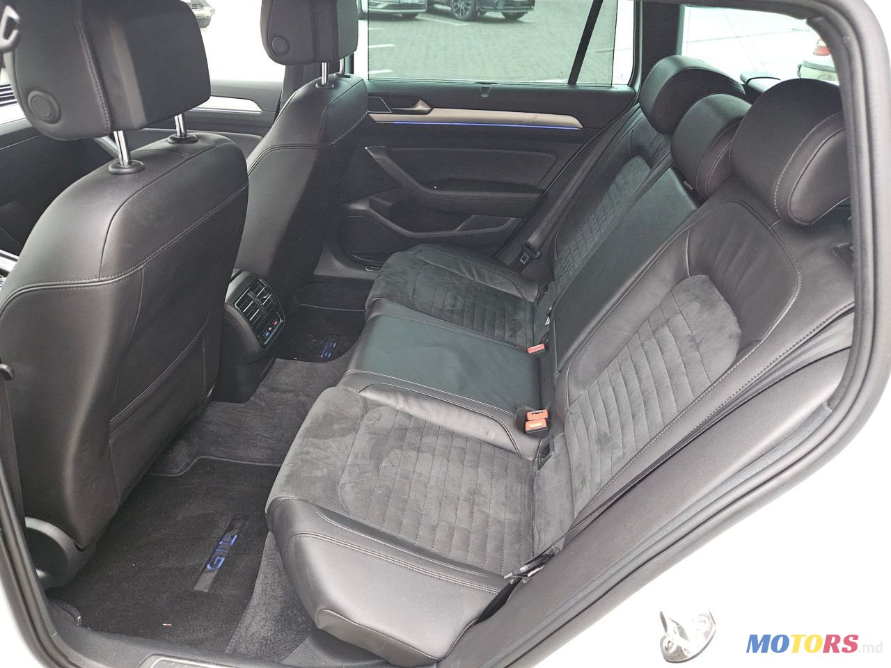 2015' Volkswagen Passat photo #6