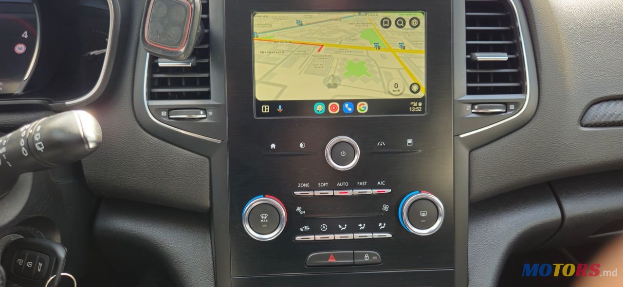 2020' Renault Megane photo #2