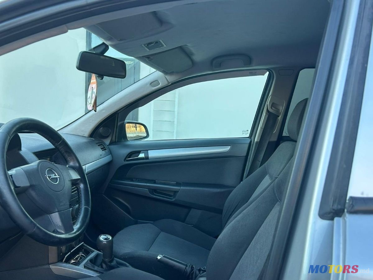 2006' Opel Astra photo #5