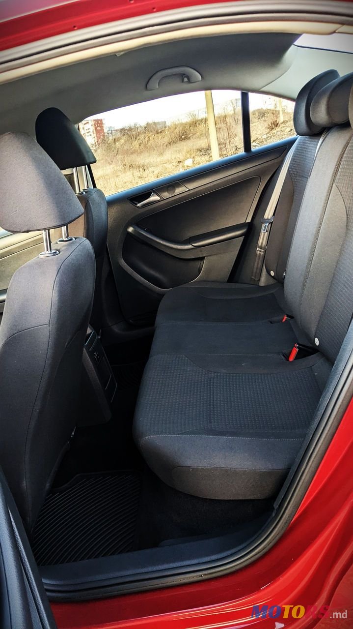 2015' Volkswagen Jetta photo #5