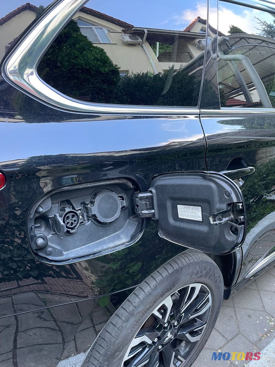 2015' Mitsubishi Outlander photo #4