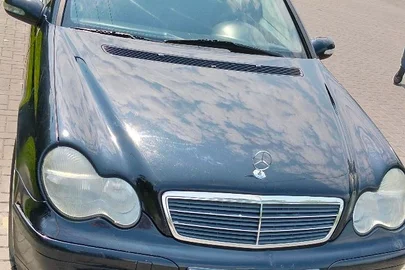 2002' Mercedes-Benz C-Class