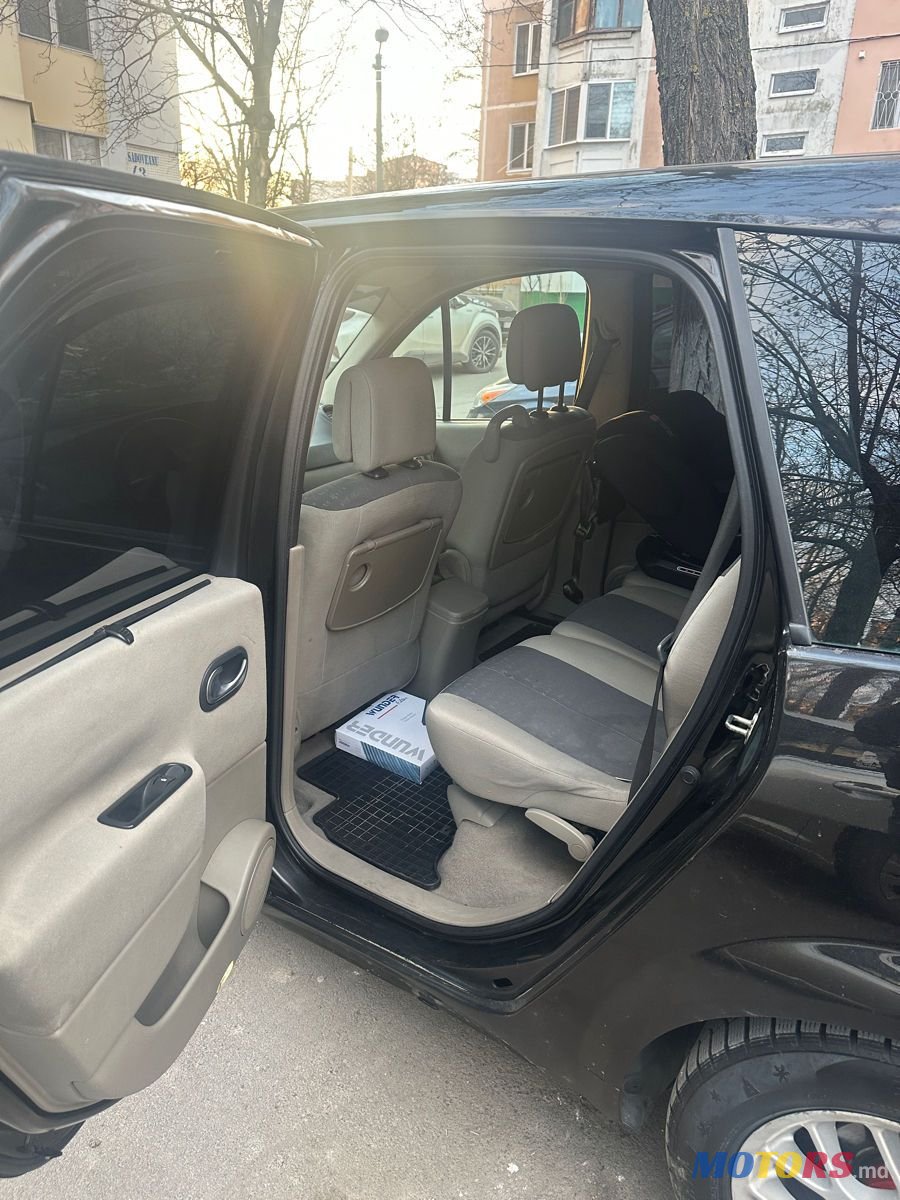 2008' Renault Grand Scenic photo #6