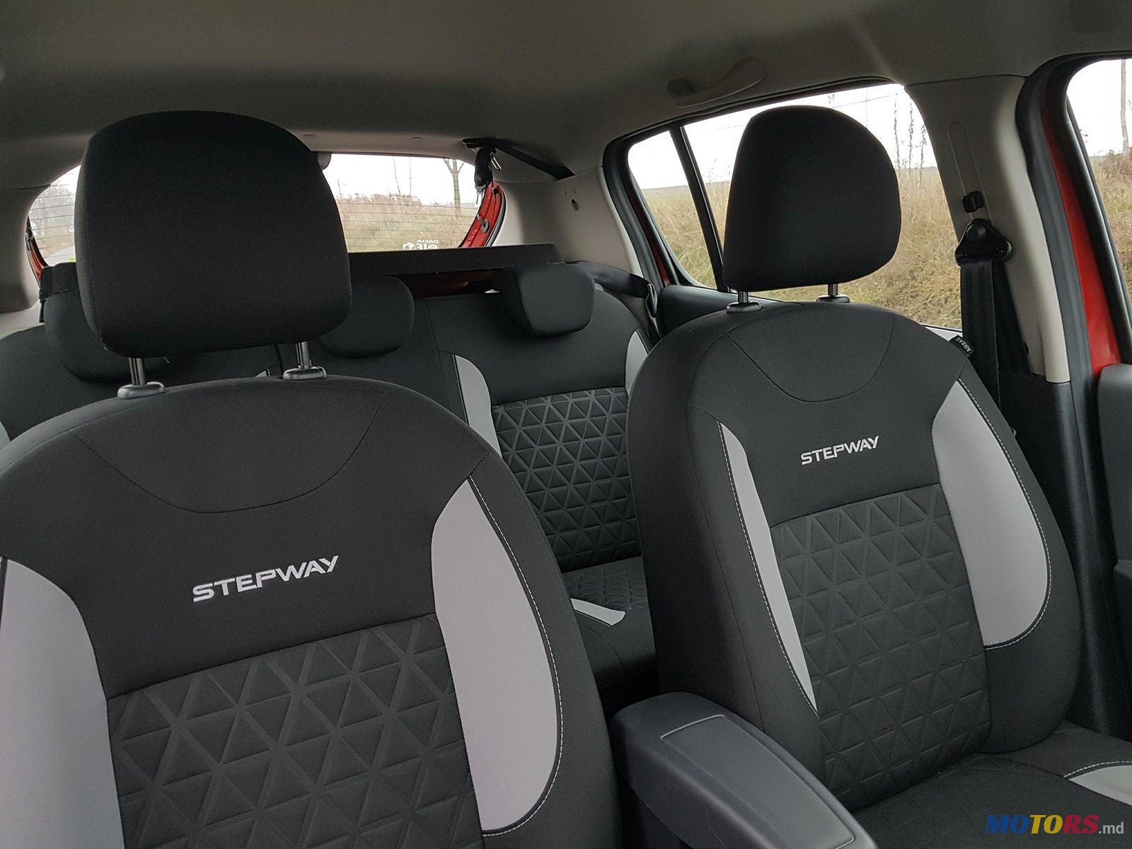 2014' Dacia Sandero Stepway photo #6