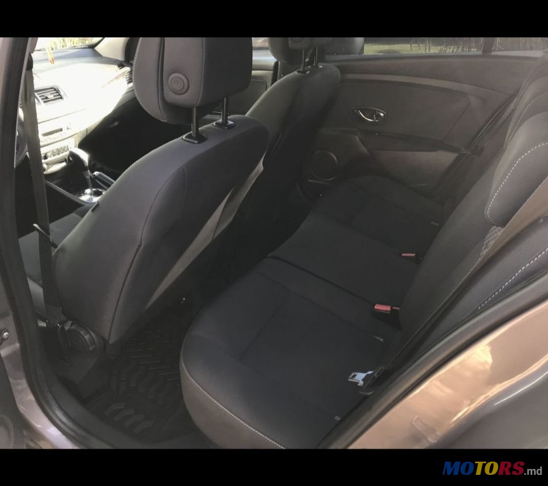 2012' Renault Megane photo #2