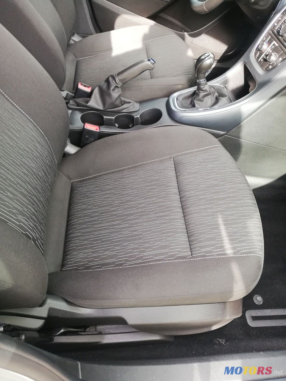 2013' Opel Astra photo #5