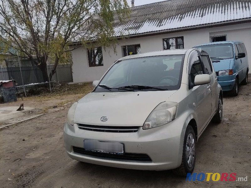 2006' Daihatsu Sirion photo #1