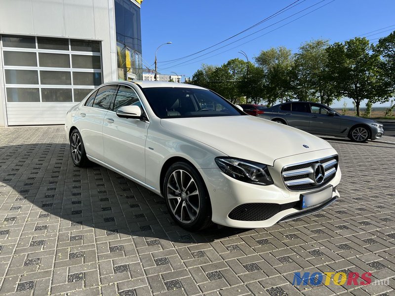 2016' Mercedes-Benz E Класс photo #1