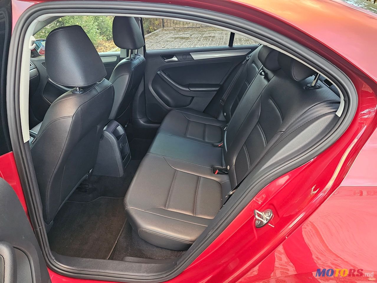 2017' Volkswagen Jetta photo #6