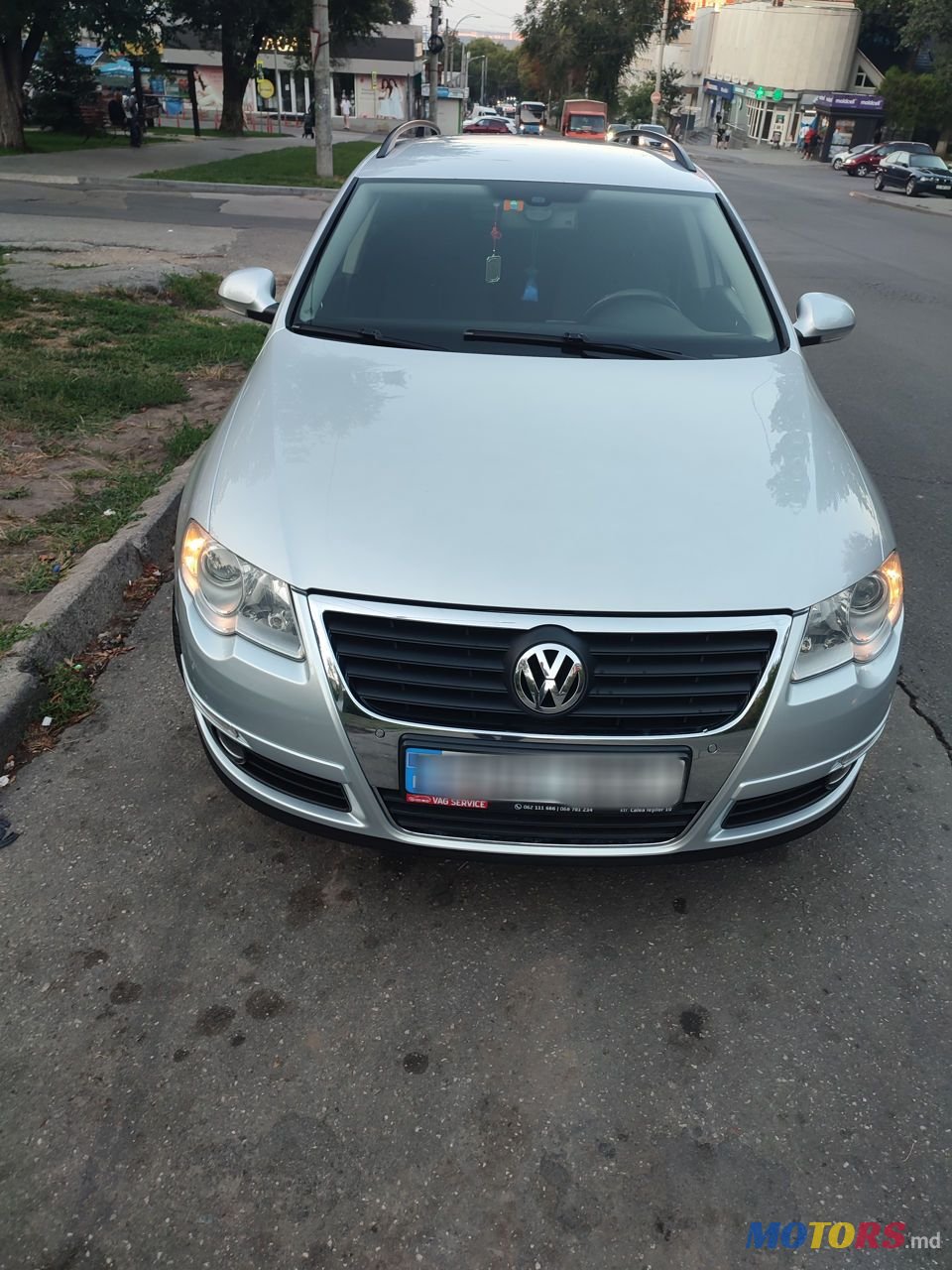 2009' Volkswagen Passat photo #4
