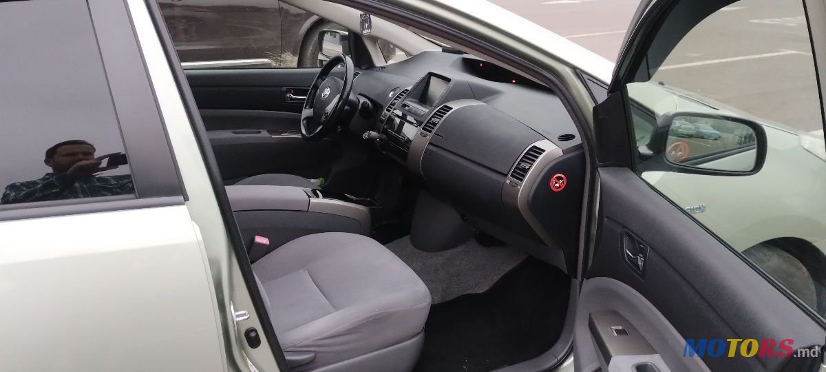 2008' Toyota Prius photo #5