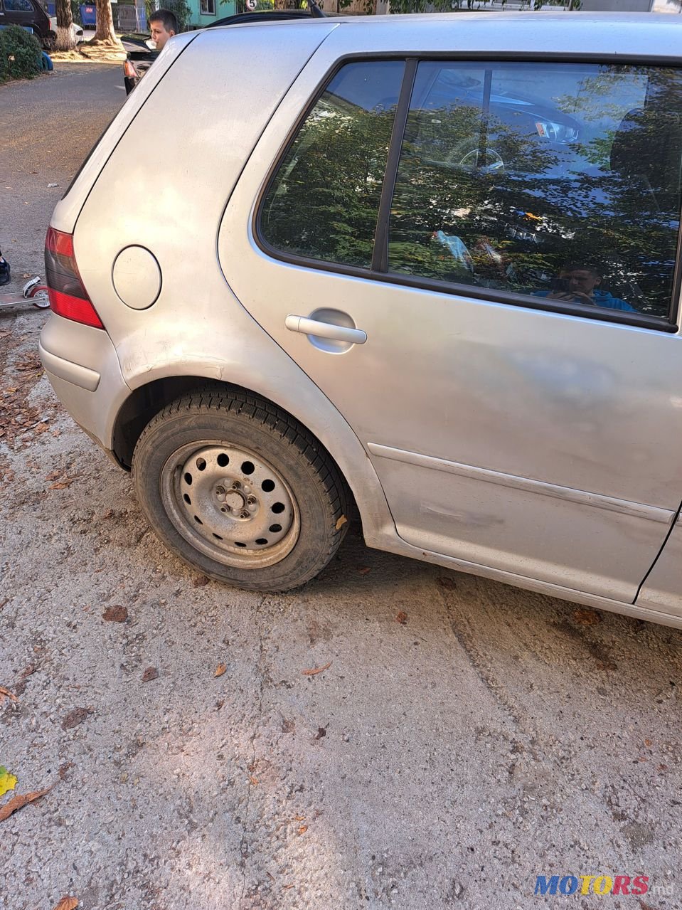 2002' Volkswagen Golf photo #3