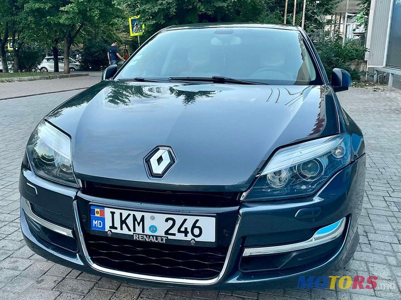 2013' Renault Laguna photo #1