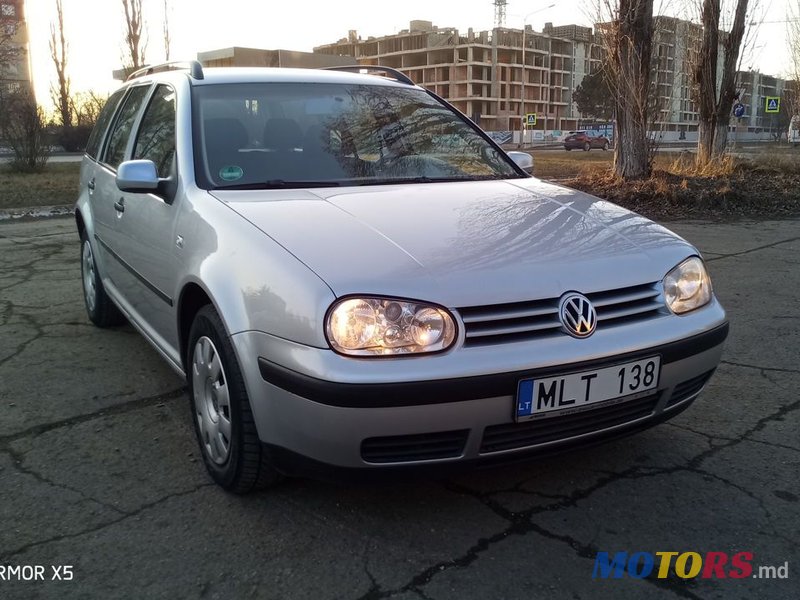 2005' Volkswagen Golf photo #2