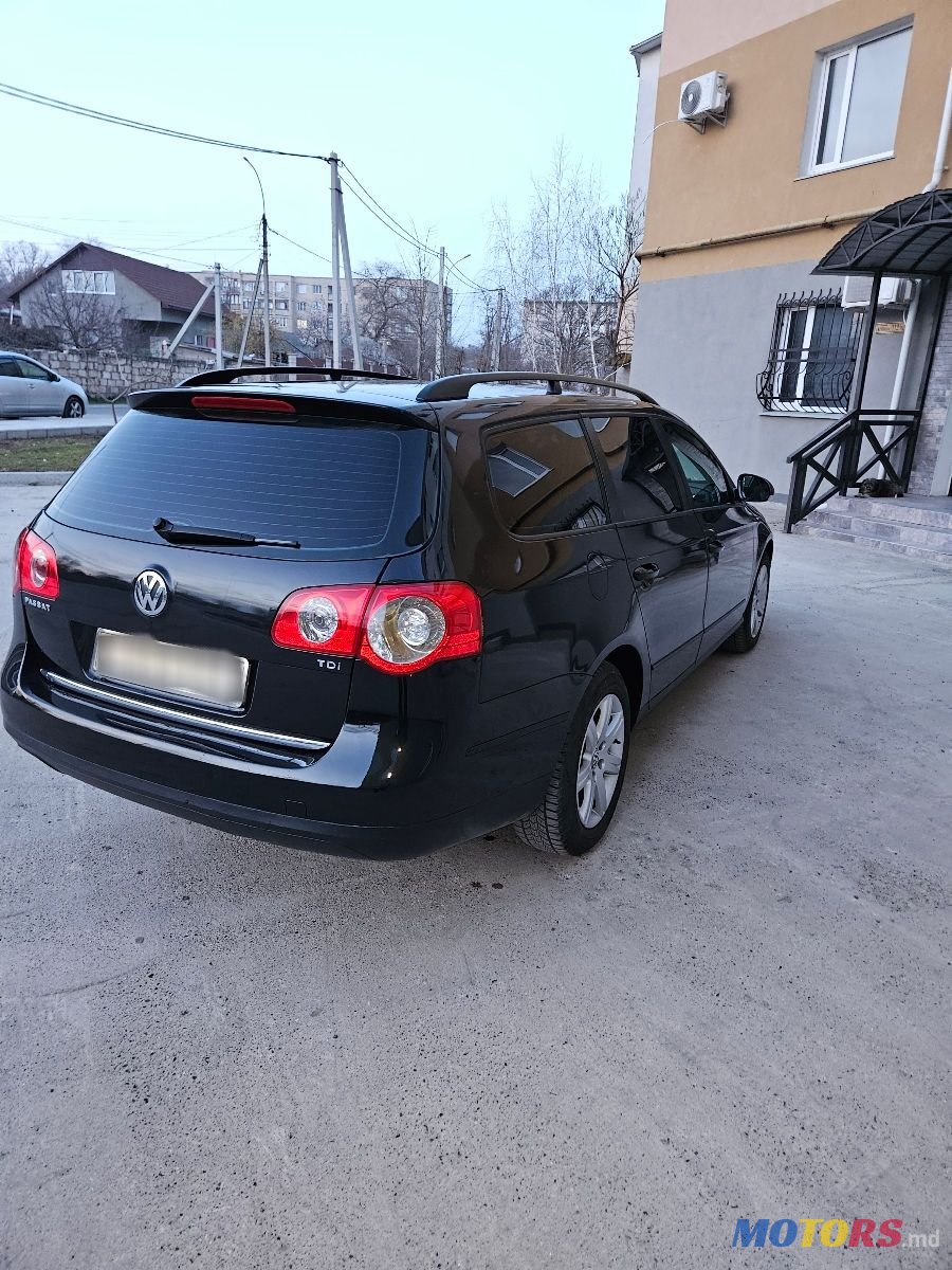 2005' Volkswagen Passat photo #3