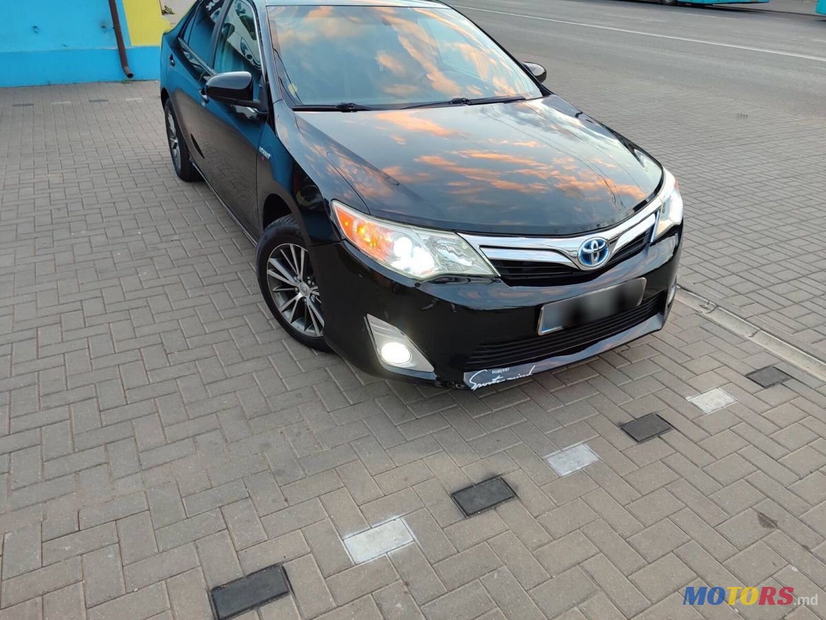 2013' Toyota Camry photo #3