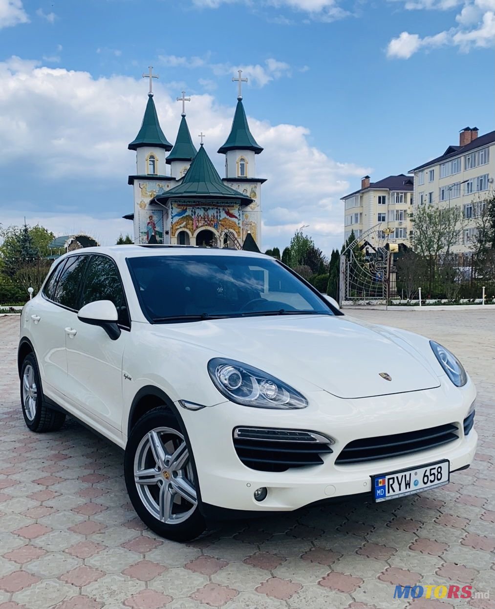 2010' Porsche Cayenne photo #1