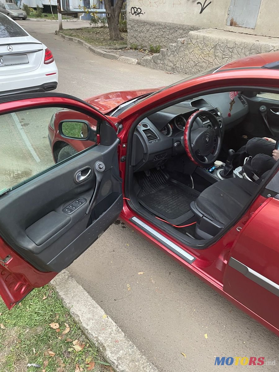 2004' Renault Megane photo #2