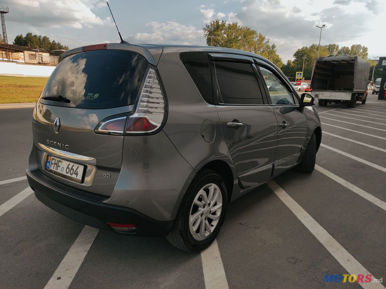 2013' Renault Scenic photo #5