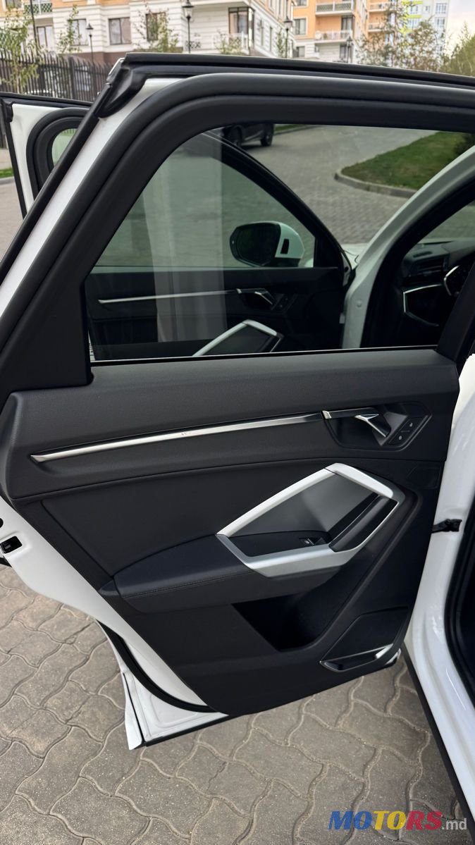 2019' Audi Q3 photo #6