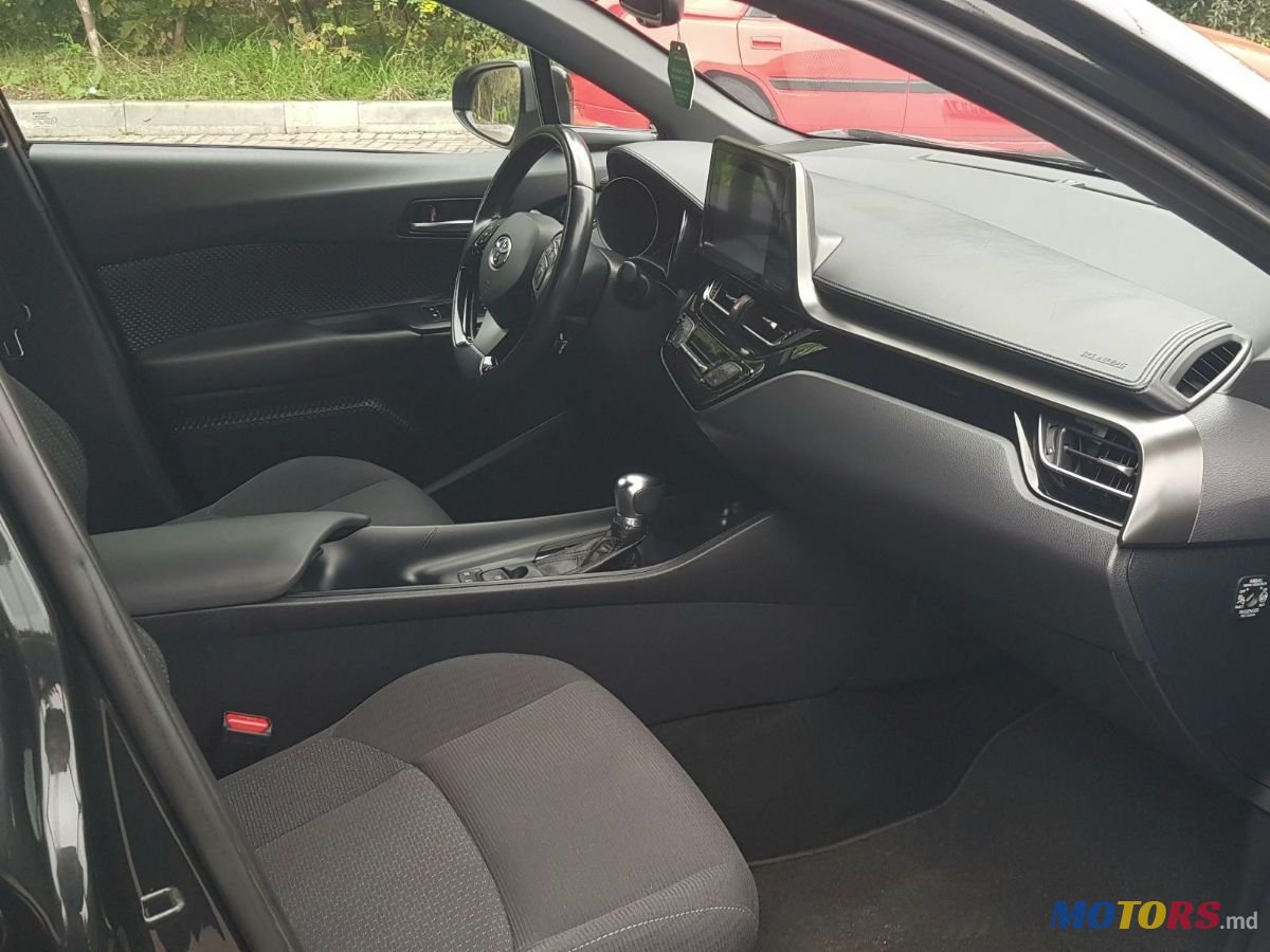 2018' Toyota C-HR photo #5