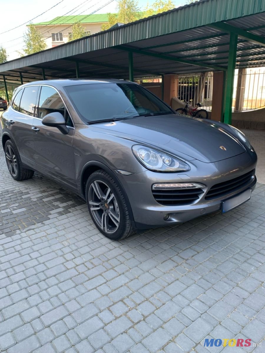 2010' Porsche Cayenne photo #1