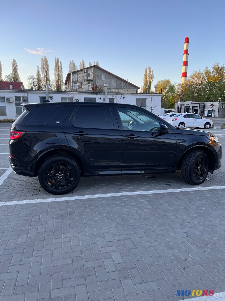 2023' Land Rover Discovery Sport photo #5