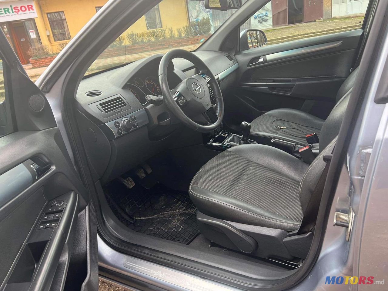 2009' Opel Astra photo #2