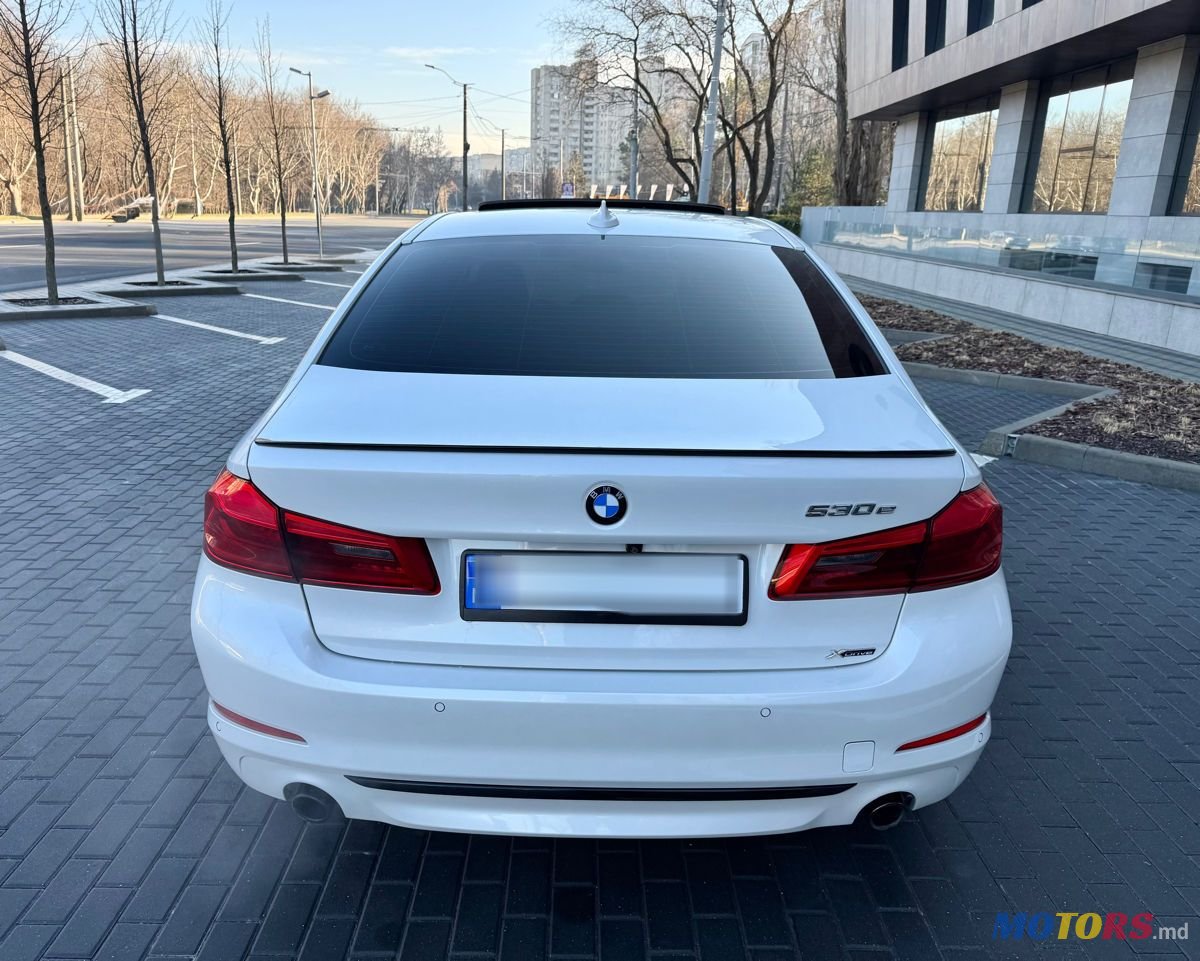 2017' BMW 5 Series photo #5