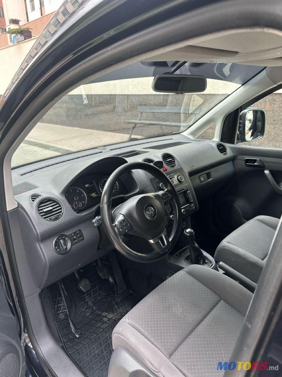 2015' Volkswagen Caddy photo #5