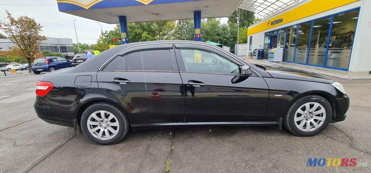 2012' Mercedes-Benz E-Class photo #5