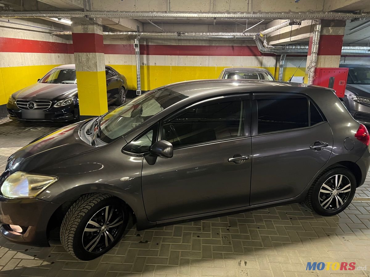 2008' Toyota Auris photo #3