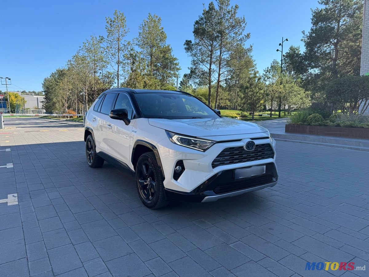 2019' Toyota RAV4 photo #3