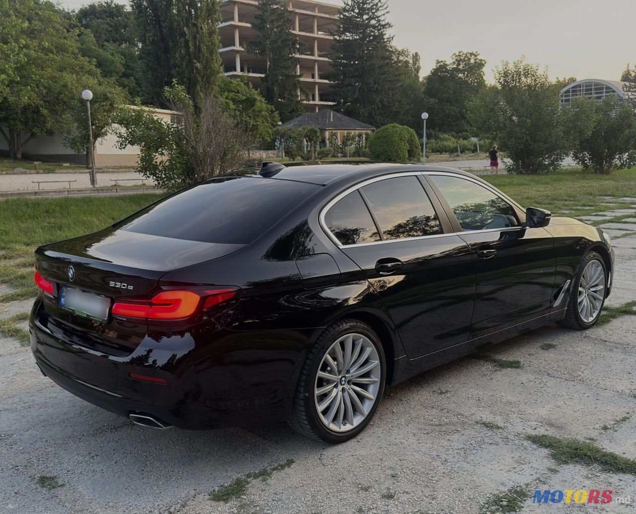2021' BMW 5 Series photo #6