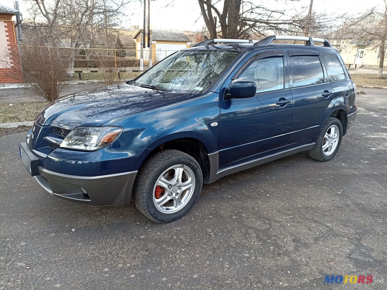 2004' Mitsubishi Outlander photo #1