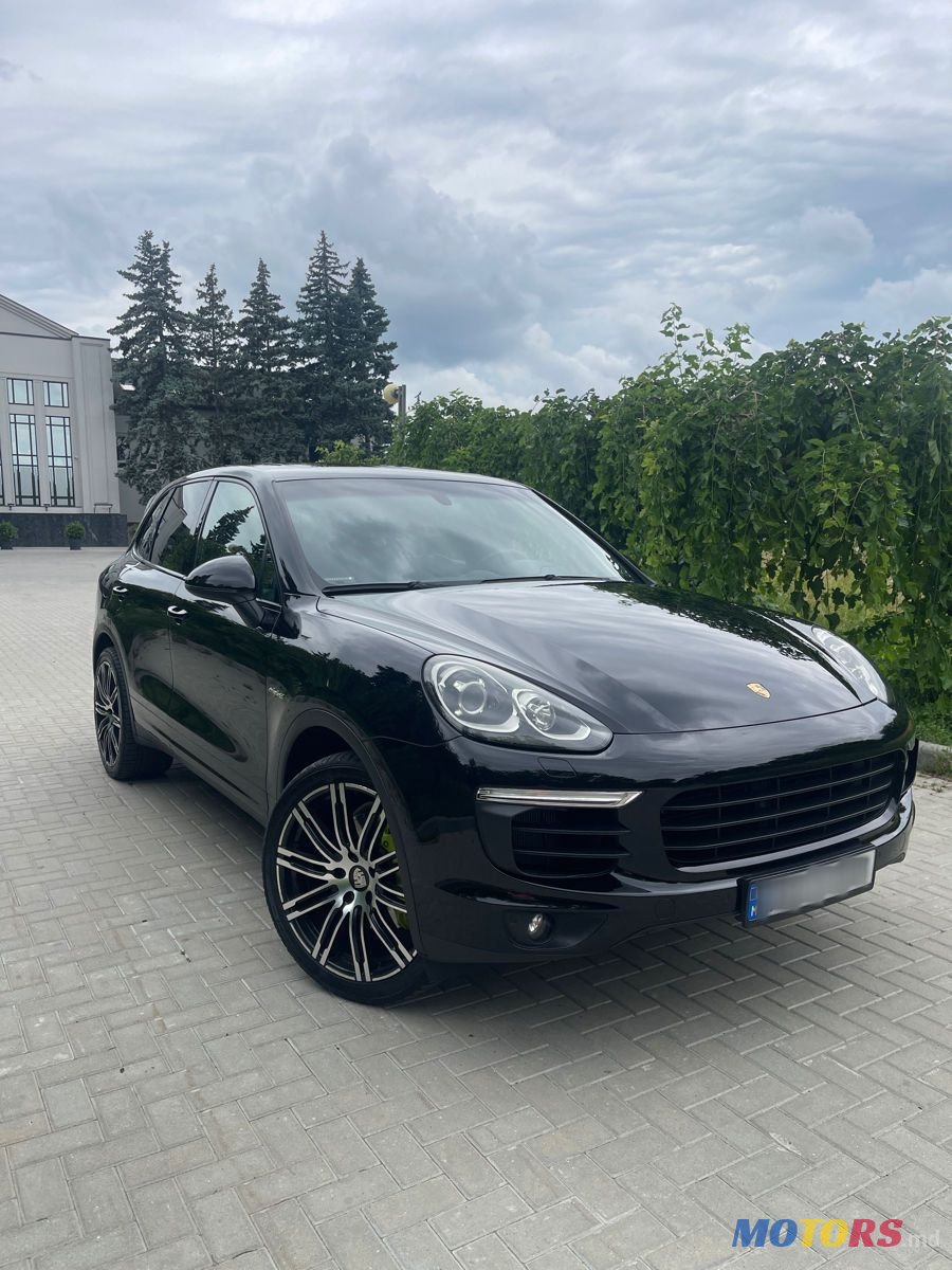 2016' Porsche Cayenne photo #2
