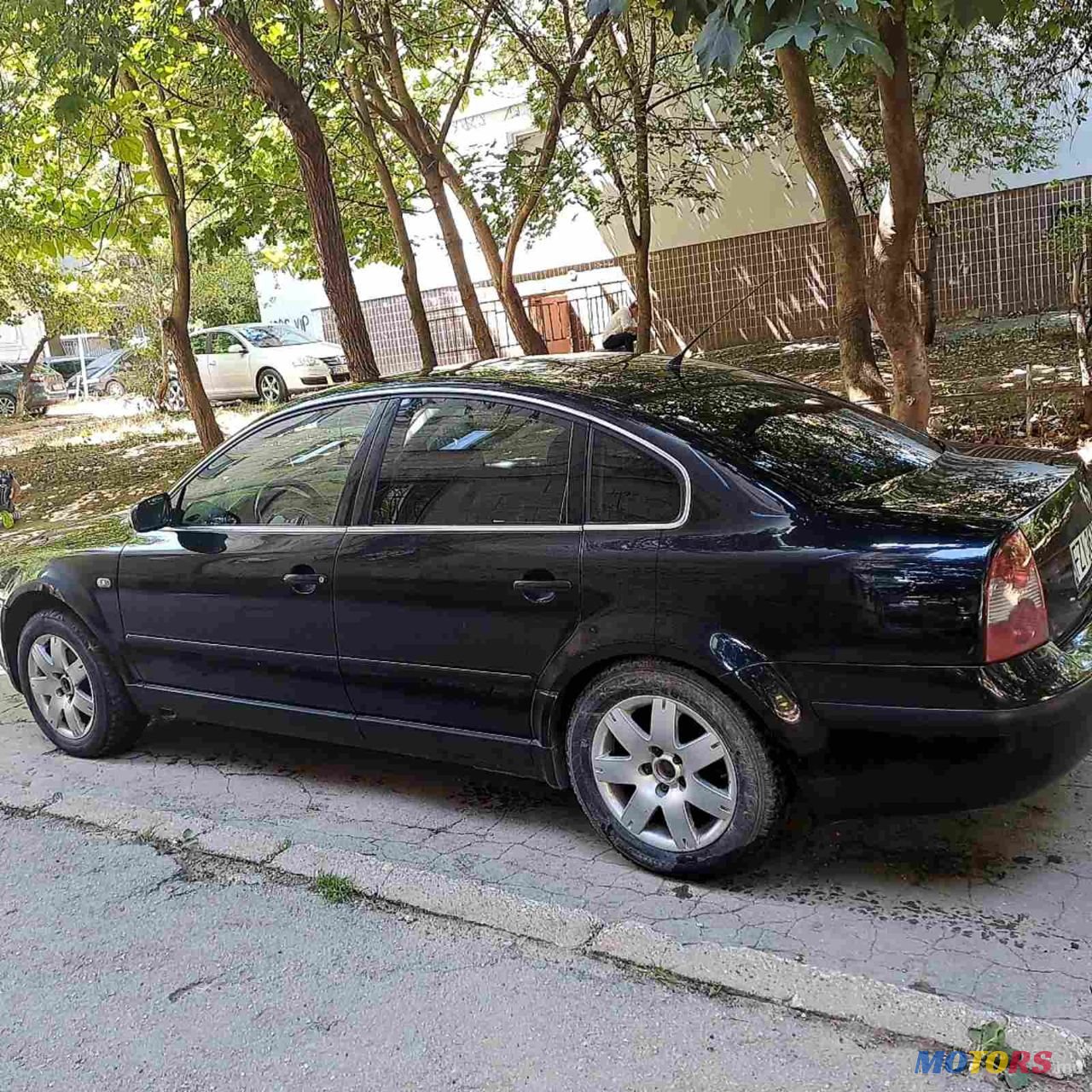 2004' Volkswagen Passat photo #6