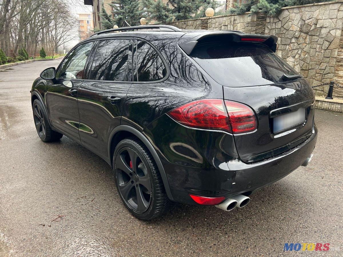 2011' Porsche Cayenne photo #3