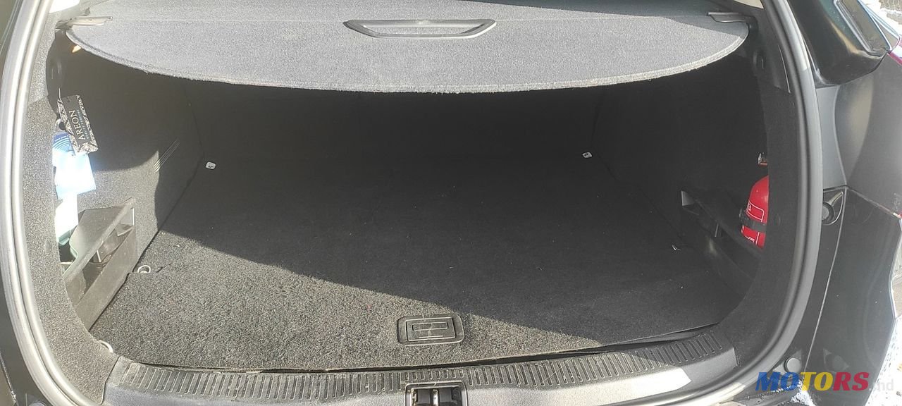 2010' Renault Megane photo #2