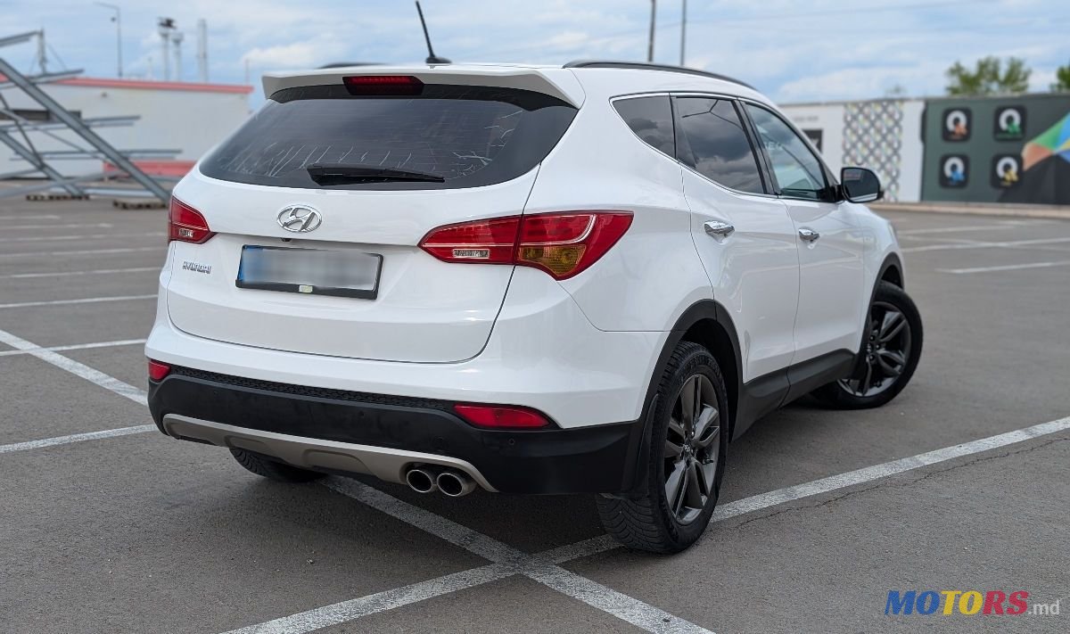 2014' Hyundai Santa Fe photo #2