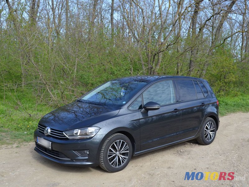 2016' Volkswagen Golf photo #1