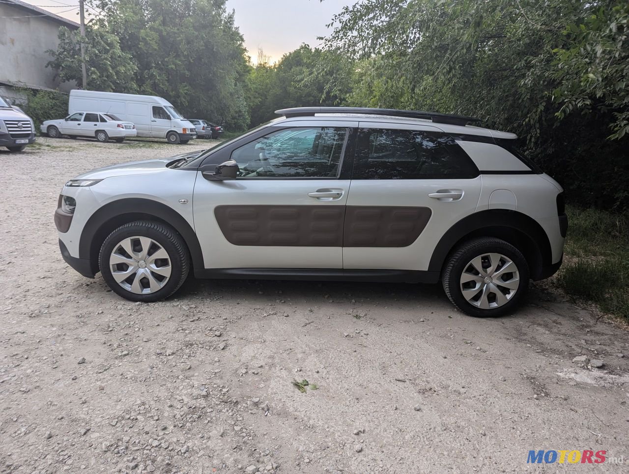 2017' Citroen C4 Cactus photo #4