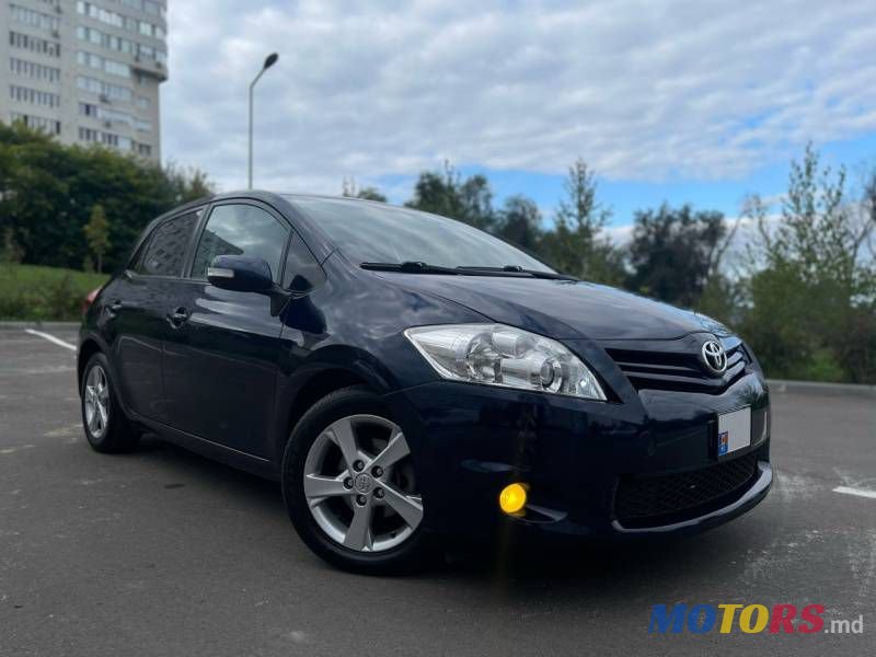 2010' Toyota Auris photo #1