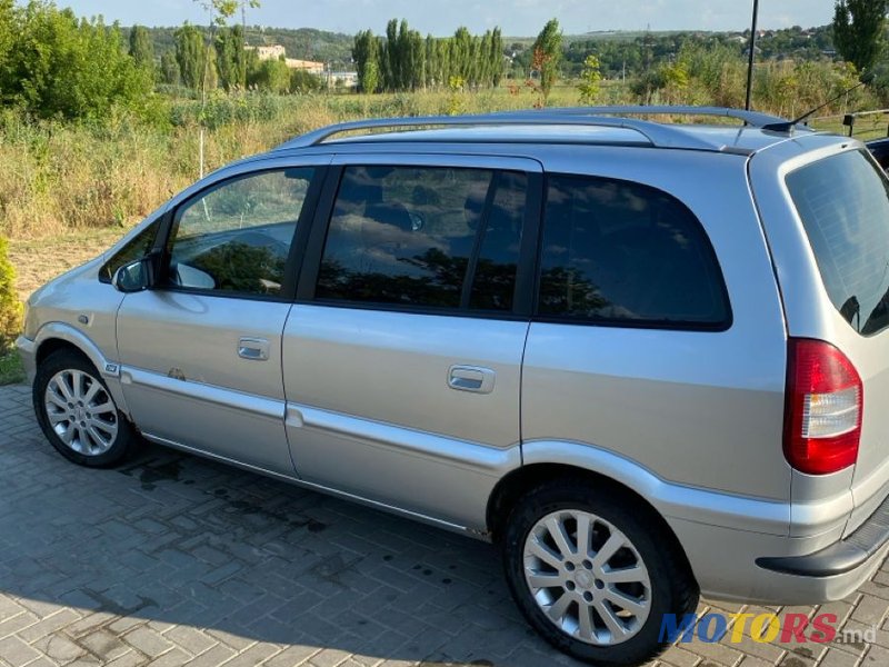 2005' Opel Zafira photo #3